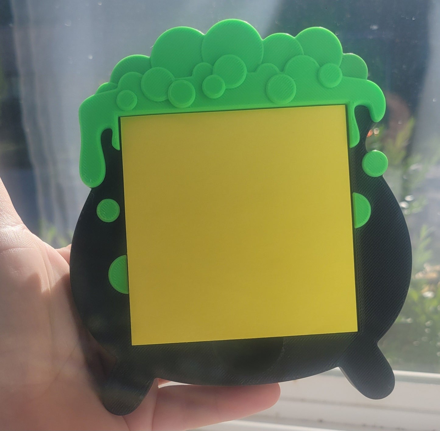 Cauldron sticky note holder