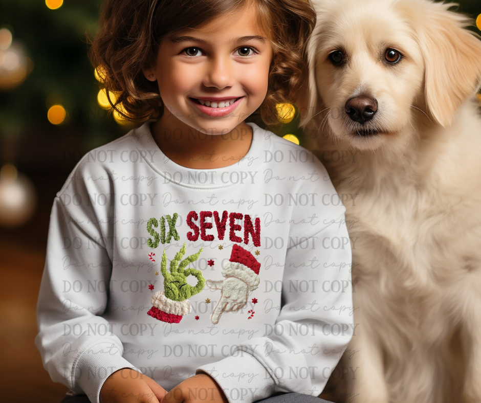 6584 - 6 7 Christmas hands faux yarn *DTF Transfer