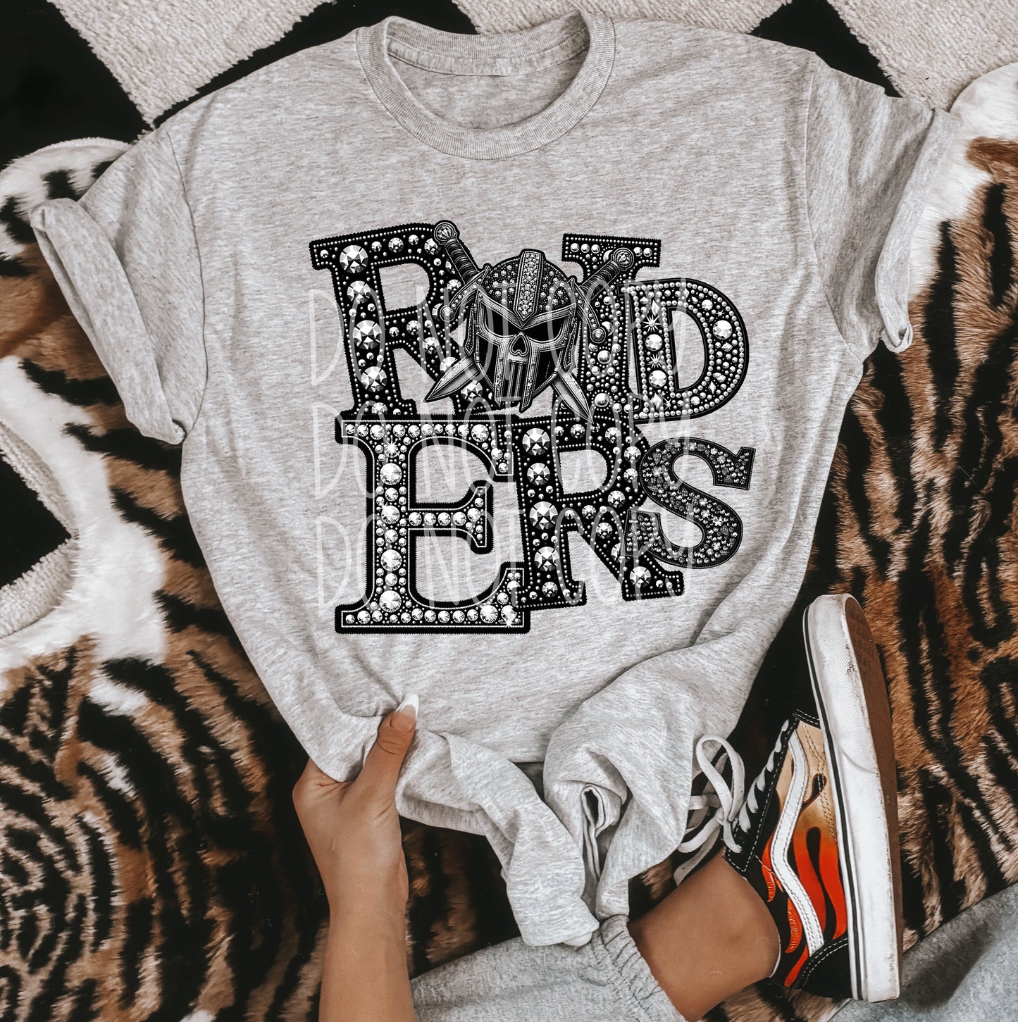 4378 Raiders mascot faux rhinestone skull crossbones *DREAM TRANSFER* DTF