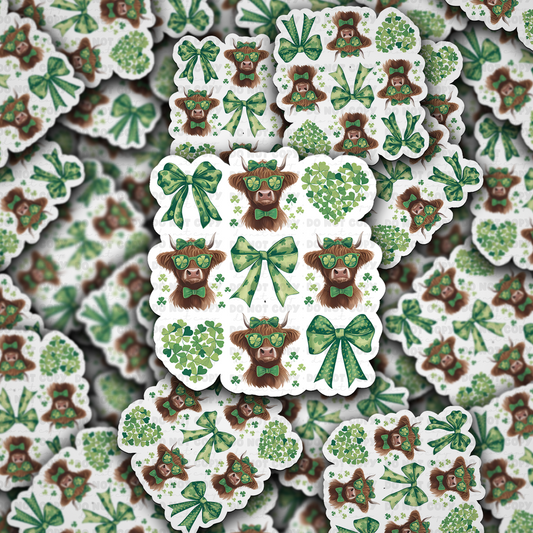 DC 1450 - Highland cow with clover shamarock die cut sticker