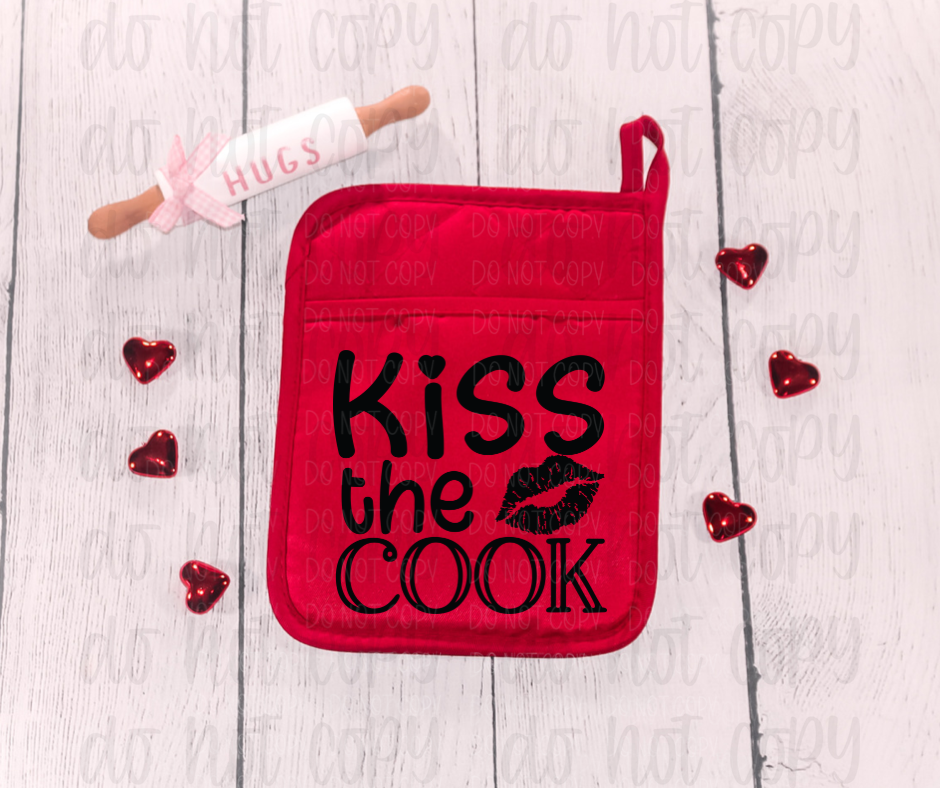 Kiss the cook *You choose color* Valentine pot holder size *DREAM TRANSFER* DTF